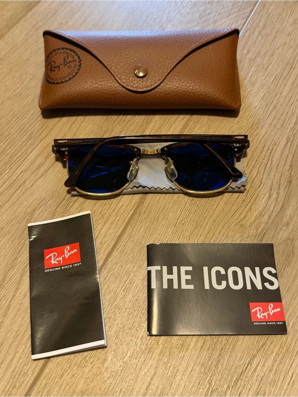Ray-Ban Clubmaster Sunglasses Brown/Gold with Dark Lenses and Case